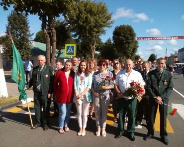 Коллектив лесхоза в праздничном шествии