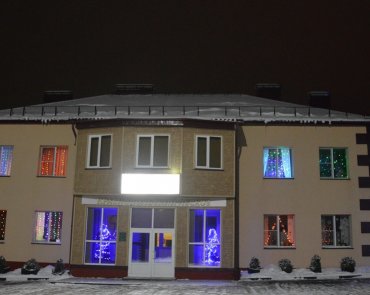 Предновогоднее административное здание лесхоза